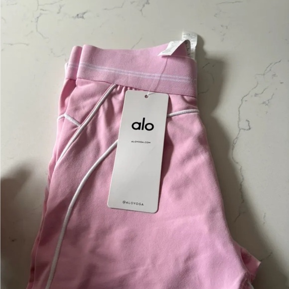 ALO Yoga Pink Set - Picture 2 of 4
